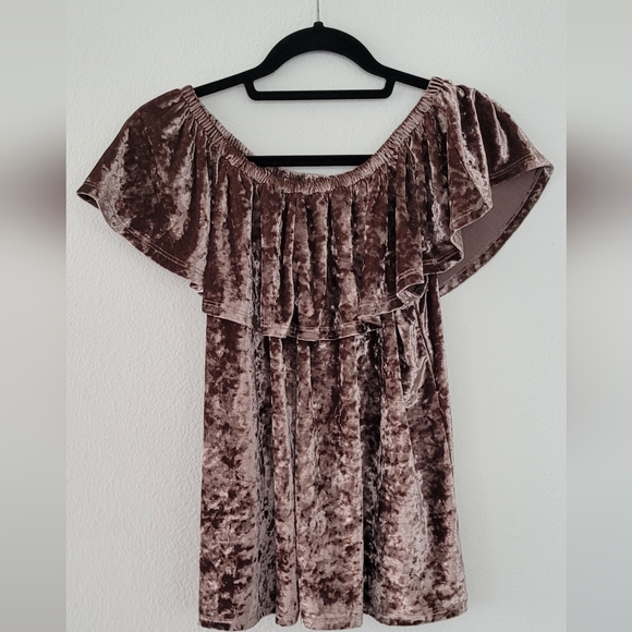 Entro Velvet Off the Shoulder Top - Picture 2 of 6